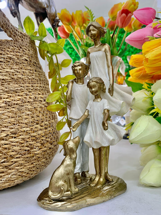 Escultura Mãe Com casal de Filhos E Cachorrinho Em Resina