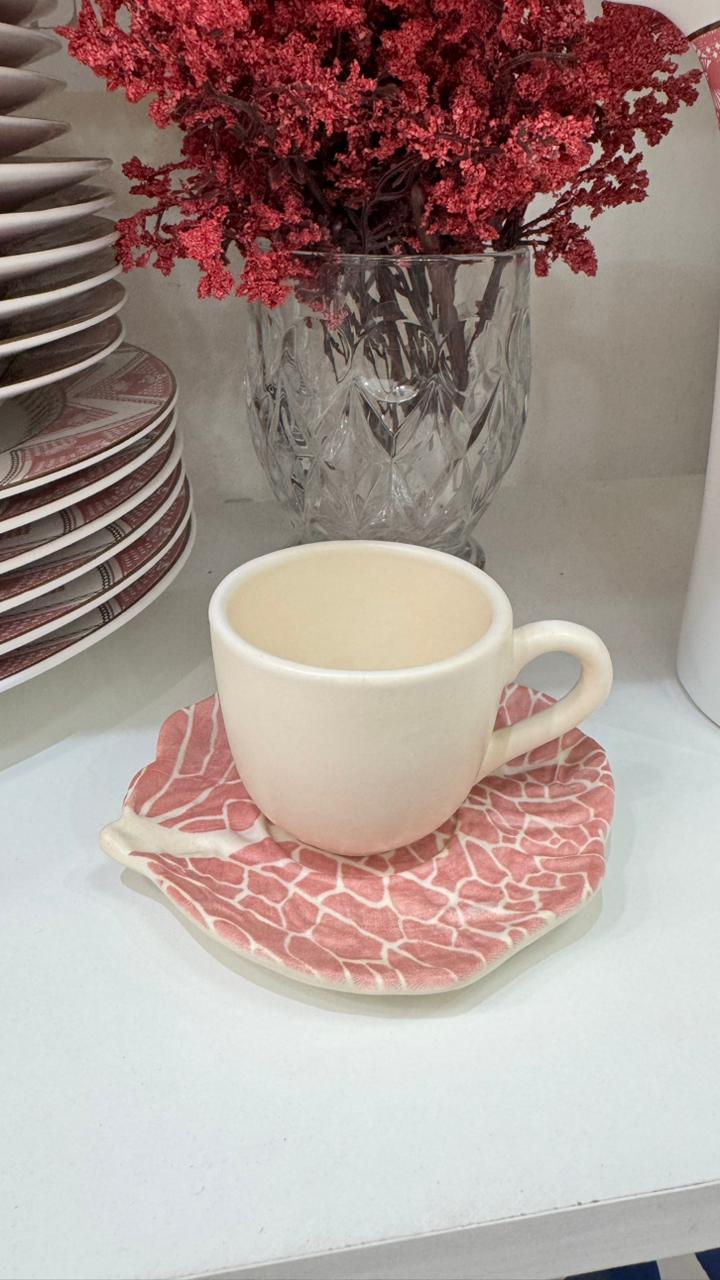 XICARA MAIS PIRES PARA CAFÉ 90 ML COUVE MATTE ROSA  CERÂMICA SCALLA