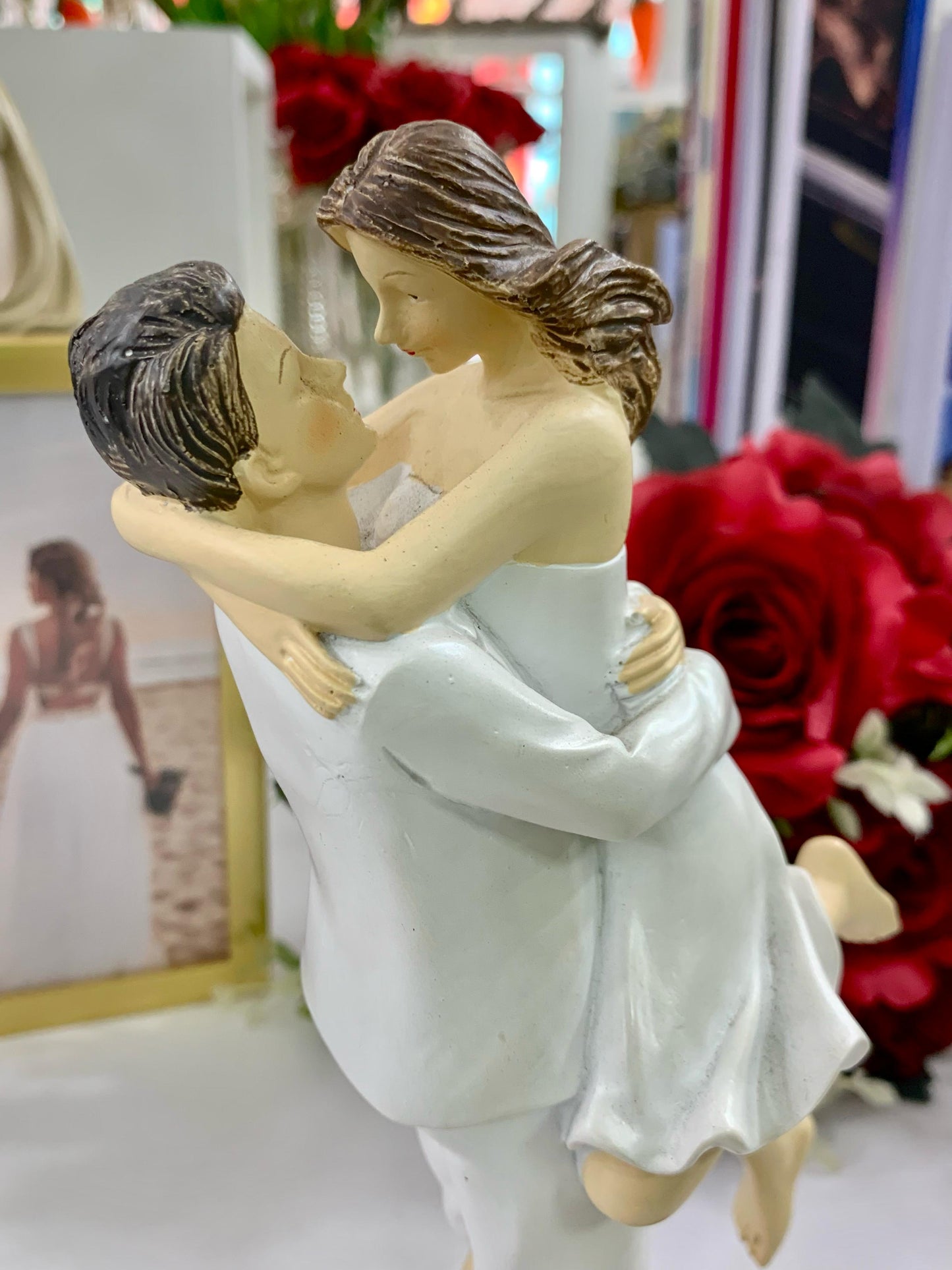 Escultura Casal Decorativo Em Resina 25CM