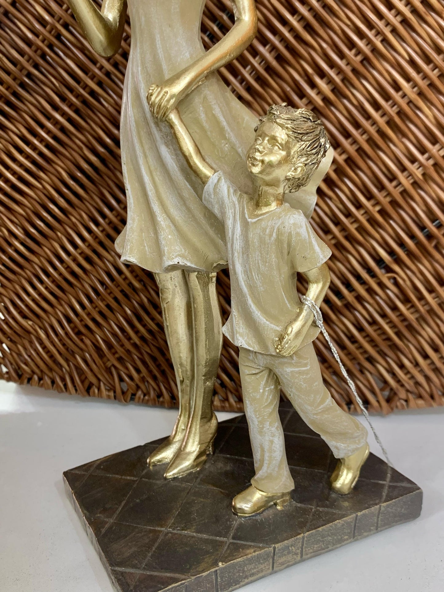 ESCULTURA MÃE E FILHO DECORAÇÃO RESINA ESTATUA LUXO 28CM
