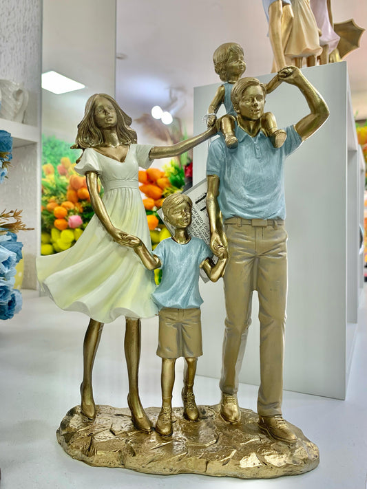 Escultura Decorativa Familia Pai Mãe Menino e Menininha