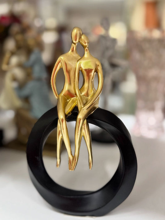 FIGURA DECORATIVA DE RESINA CASAL 14X5X22CM WOLFF