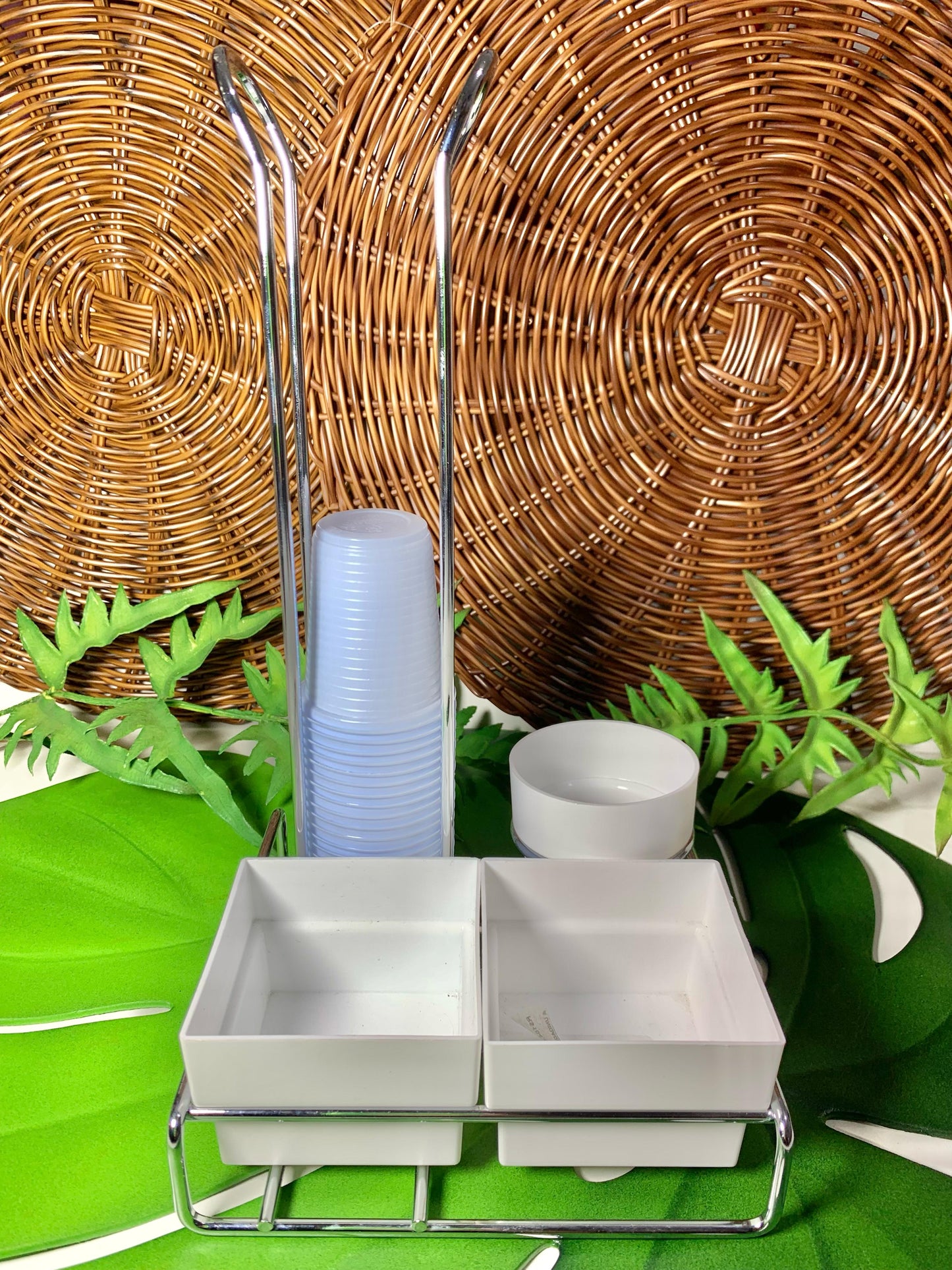 Organizador Para Copos Descartáveis, Future, Cromado/preto/Branco.