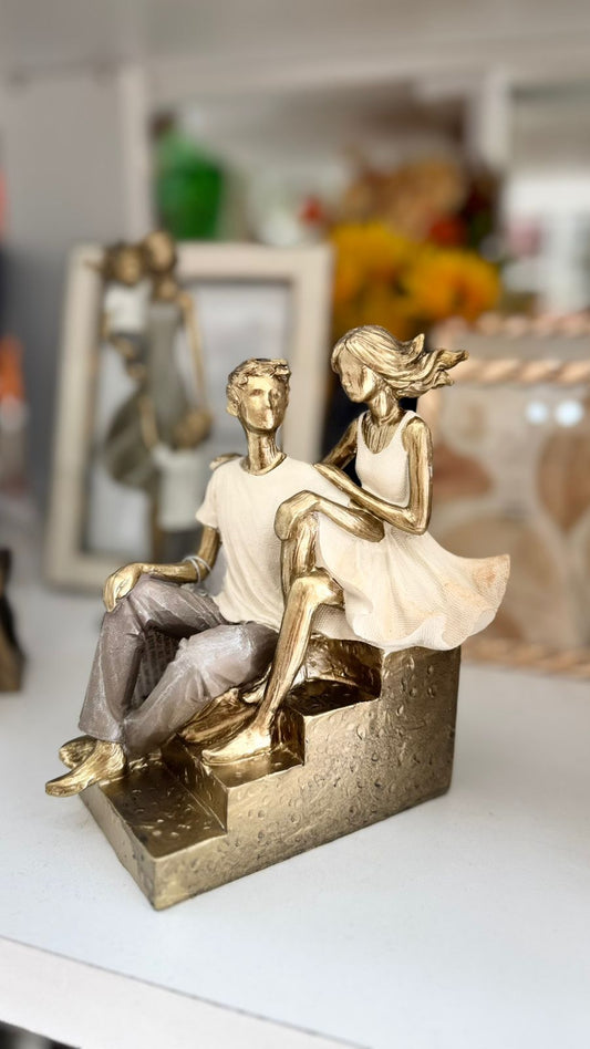 CASAL DECORATIVO EM RESINA 18X9CM