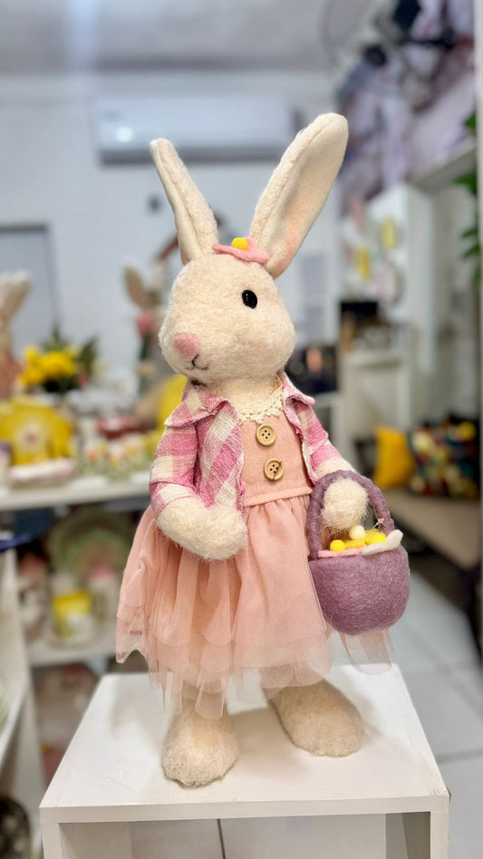 BONECA COELHA COM CETINHA PROVENCAL (ROSA)  59X18,5X25CM