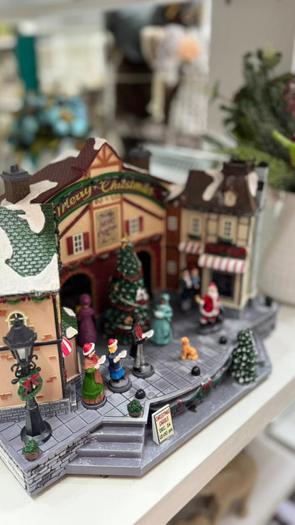 VILA NATAL CORAL COM  MOVIMENTO COLORIDO  26X36,5X22,5CM