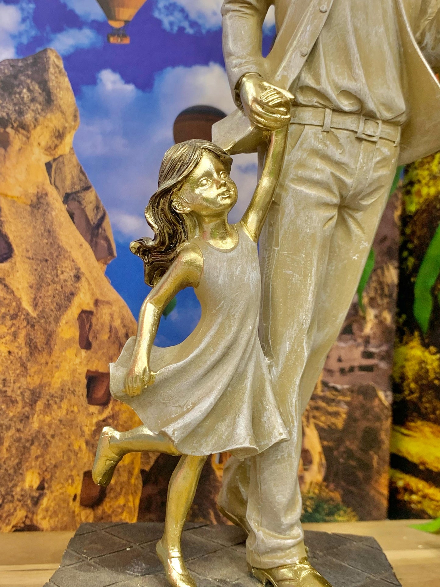 Escultura Pai E Filha Decoração Resina Estatua Luxo 28cm